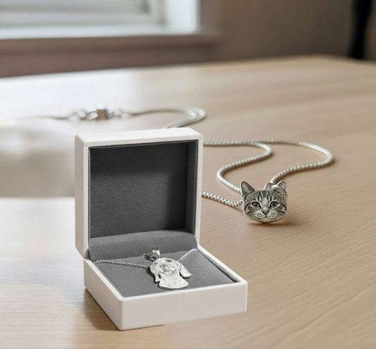 Engraved Pet Portrait Necklace for Dog & Cat Moms